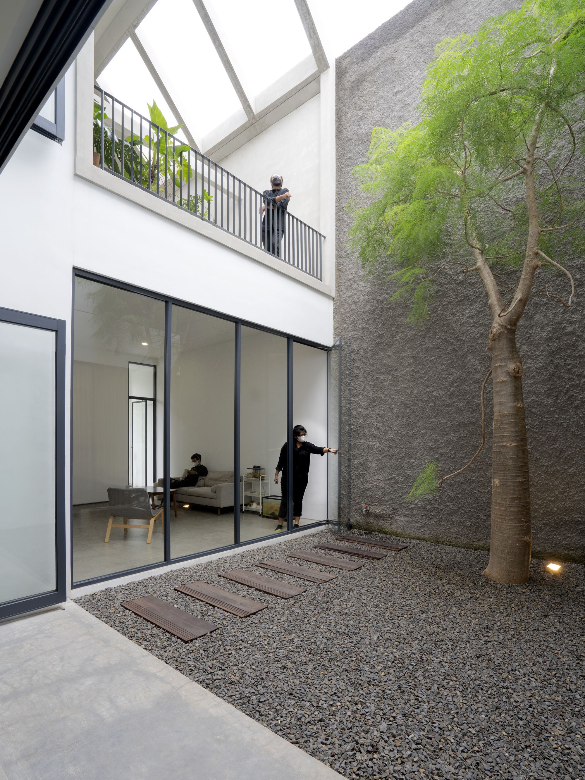 绿意盎然的 Griyoase 住宅丨印度丨Andyrahman Architect-37