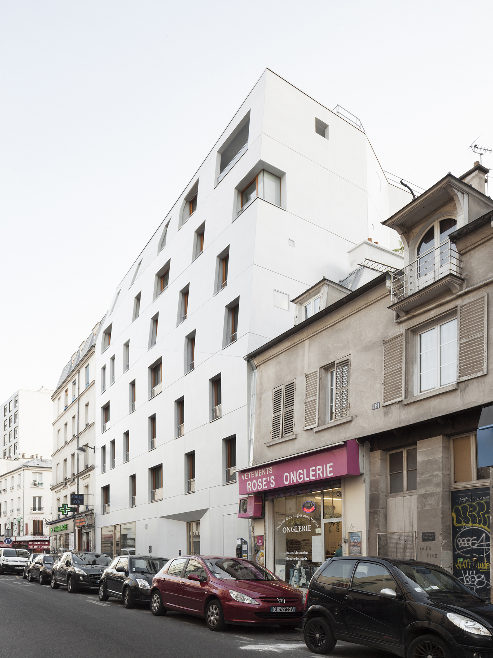 14 housing units 1 retail space rue saint maur paris 10-31