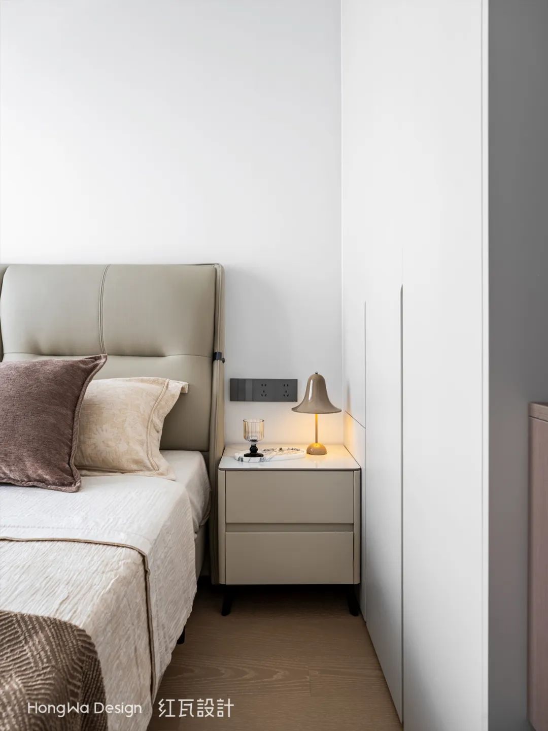 红瓦设计·实景案例丨131㎡精装改现代简约，双移门后居然暗藏玄机，这样设计多出两间房！-56