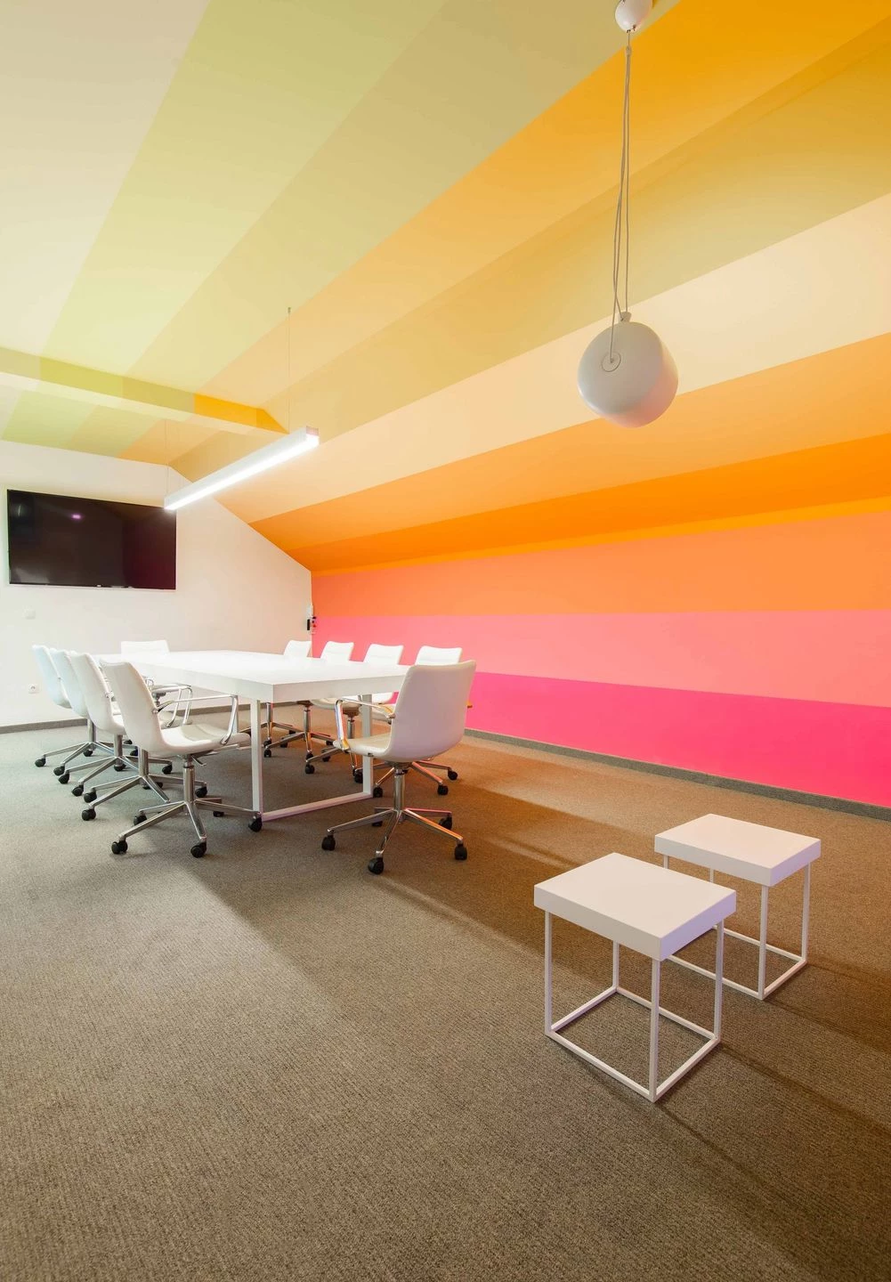 社交网络管理公司 Hallakate 的舒适办公空间-14