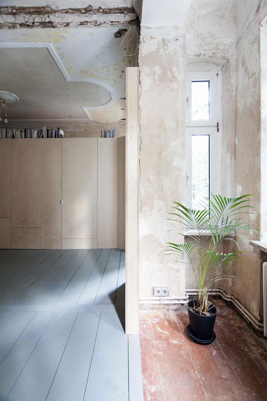 柏林旧宅新生,颠覆性改造诠释新旧对话-7