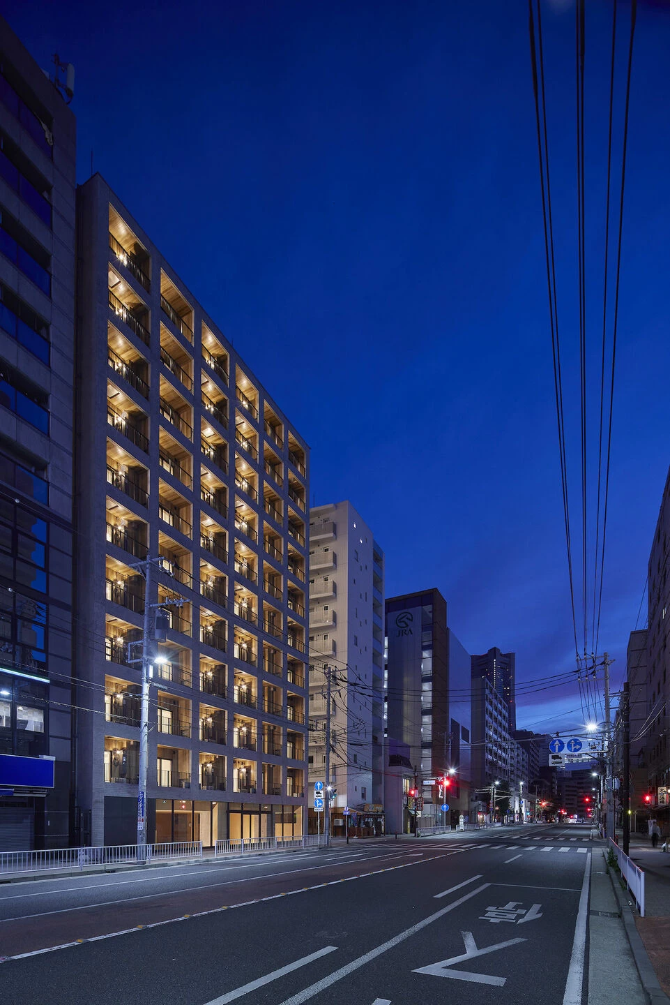 模糊界限的混凝土皮肤 · 日本公寓设计新尝试丨日本神奈川-29