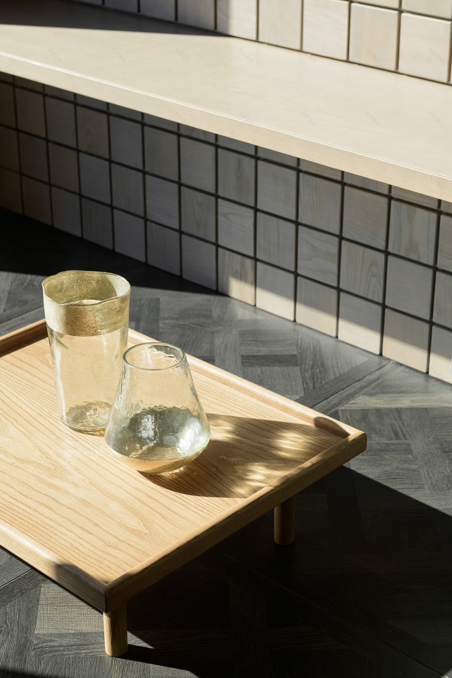 Carre 木制镶板和 Rack Frame 室内设计丨Lugovskaya Design-12