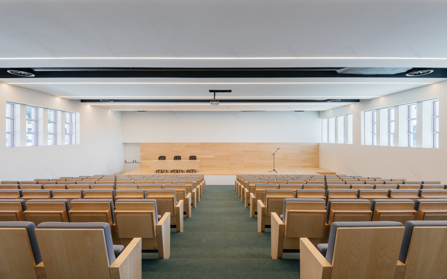 葡萄牙 Plural 药店总部物流中心,古今交融的办公建筑-17