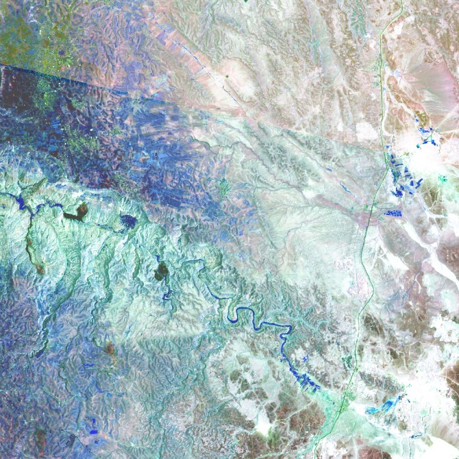 Blue Farmland可译为蓝色农田，但huaikuanchung不是一个常见的英文词汇或有公认含义的词语，不清楚其确切指的是什么，无法完成该部分的准确翻译 丨以色列-34