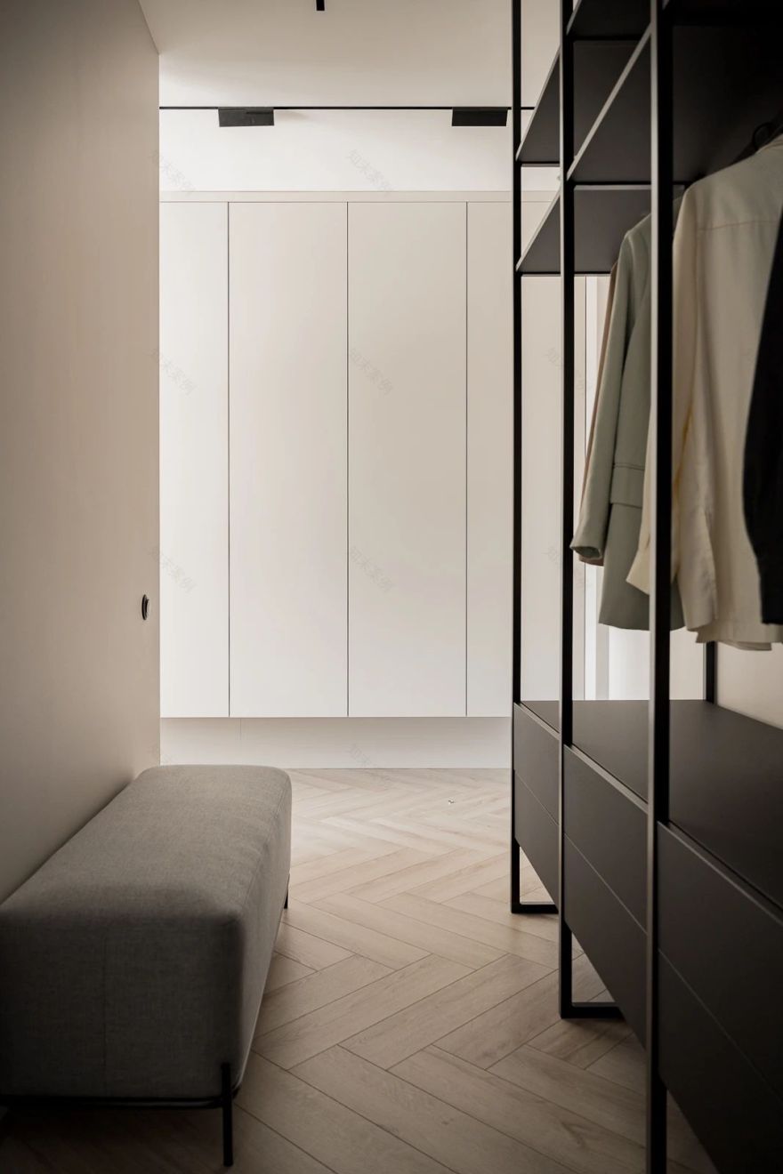 四口之家的现代室内设计-37