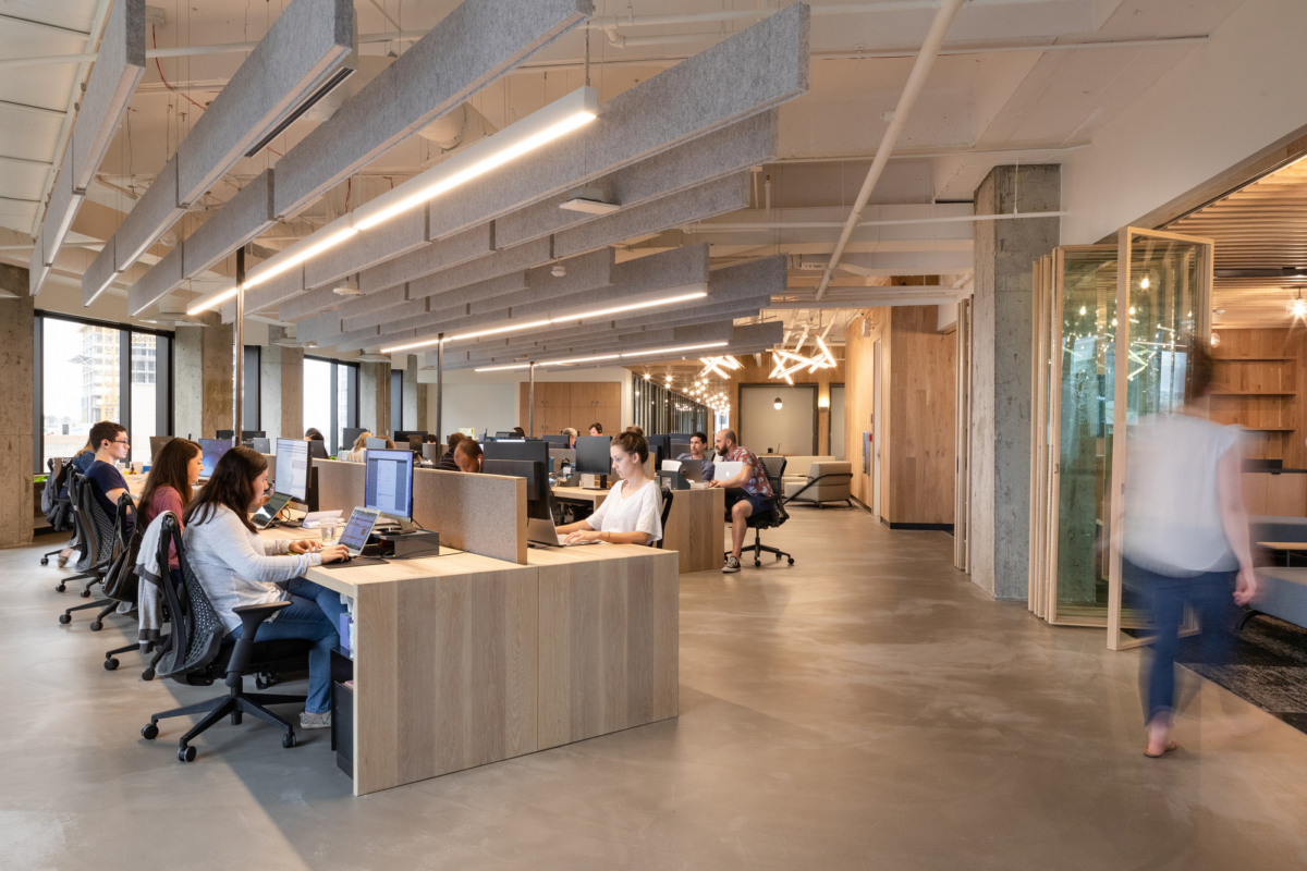 Austin 初创公司 RigUp 现代温馨办公空间-16