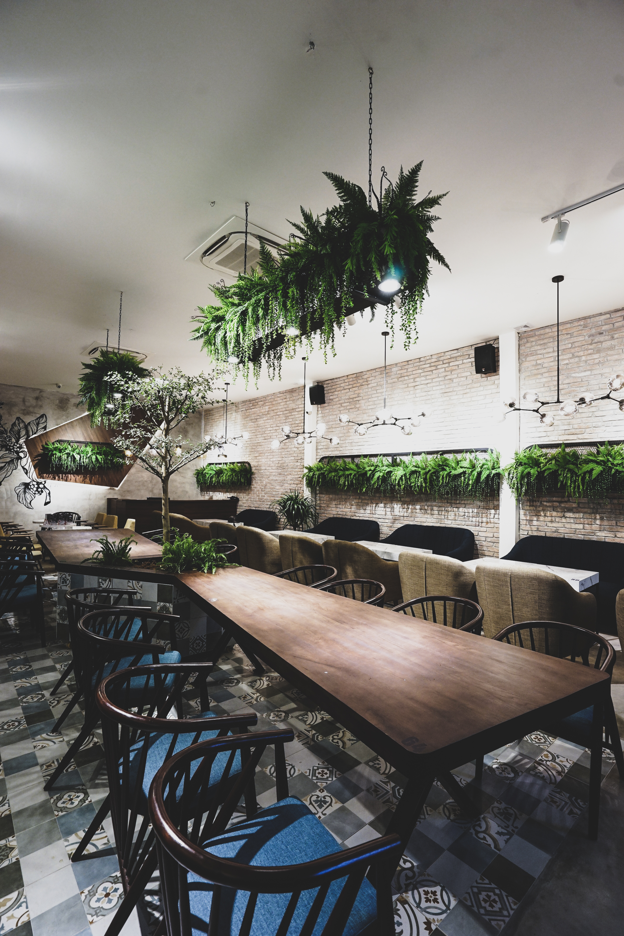 植物与咖啡的现代空间融合-7