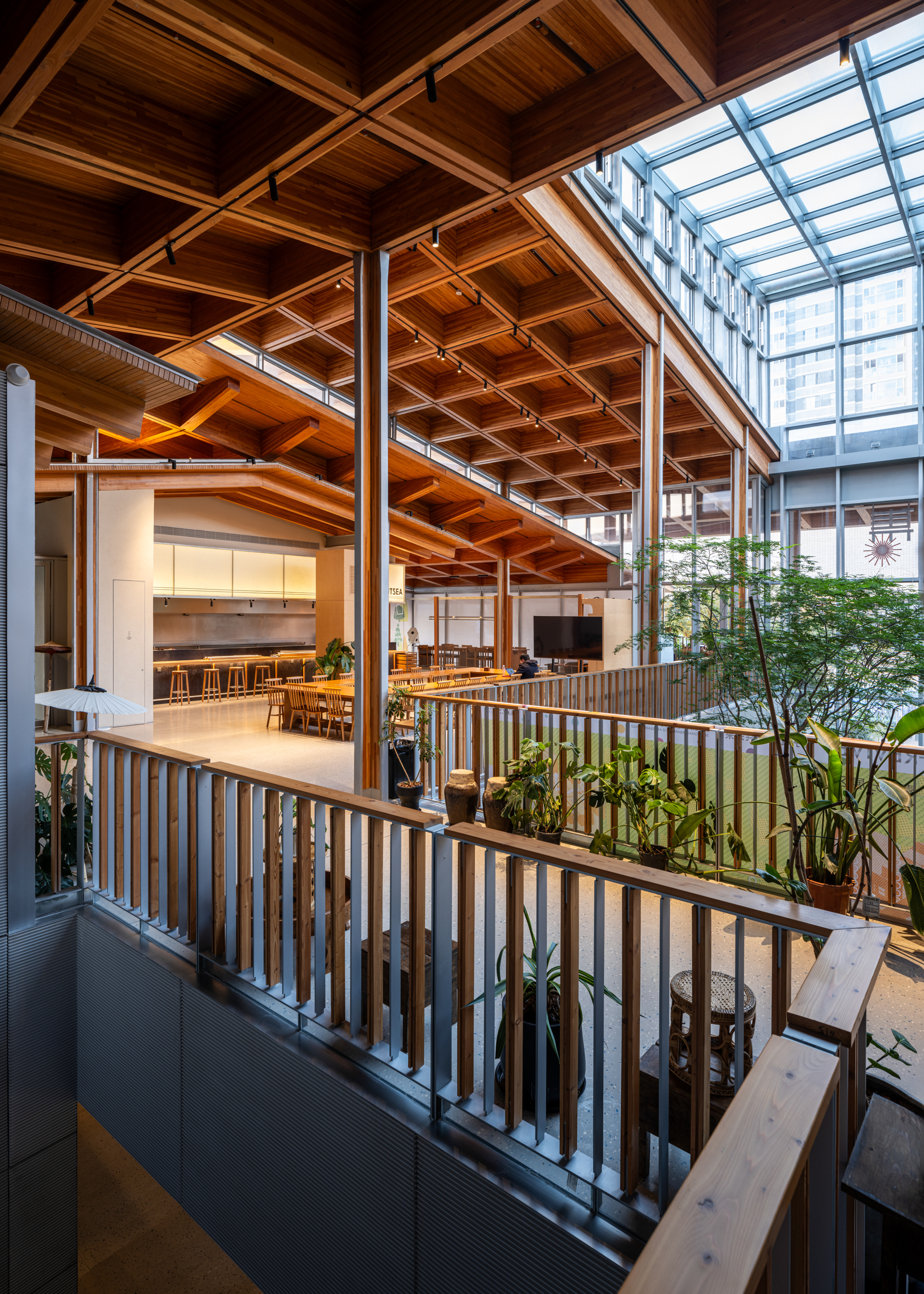 CHUNXI Marketplace and GULANG Gymnasium / Atelier Z+-70