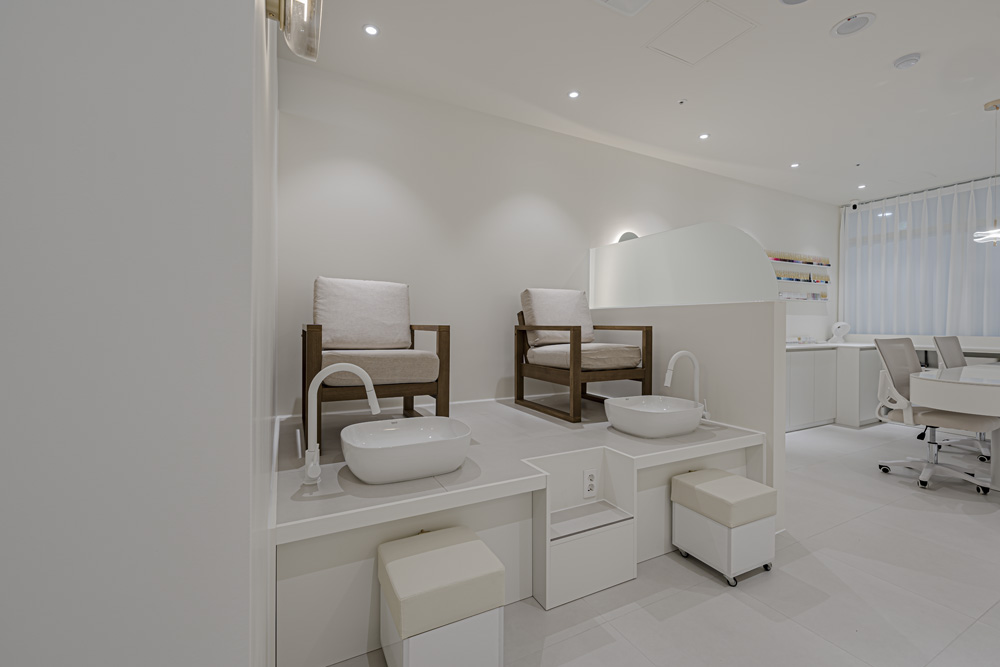 白色极简设计，10 平米小空间大变身-9