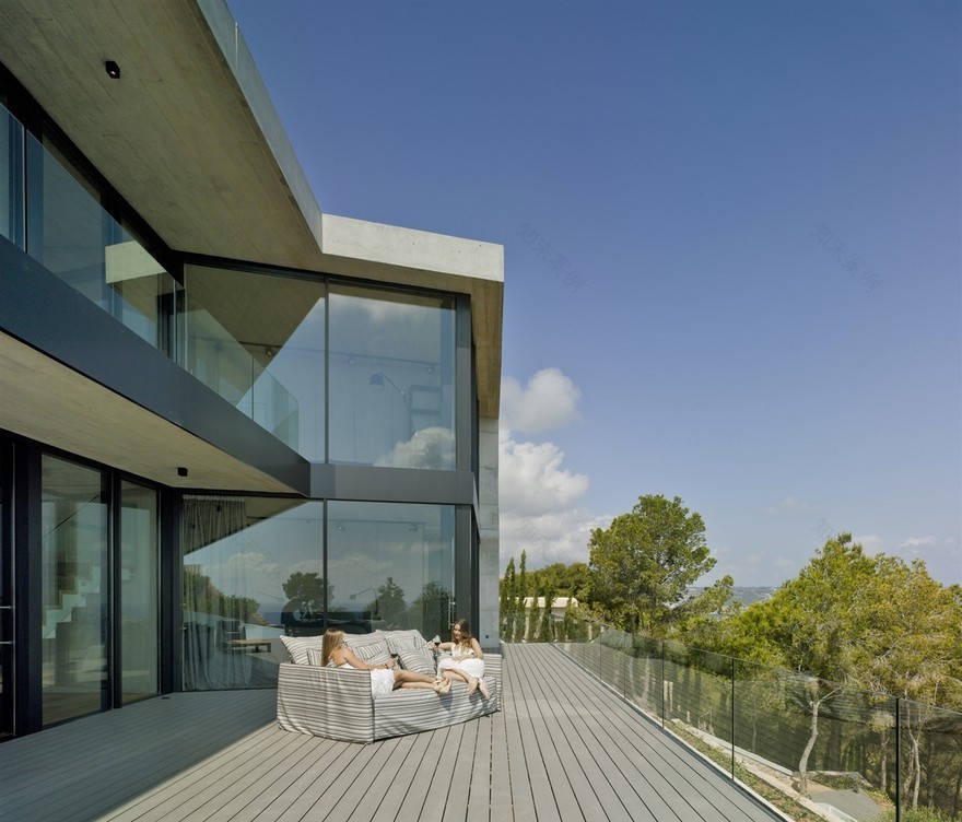 Concretus House is a Brutalist-Style Home in Cala Sardinera, Spain-8