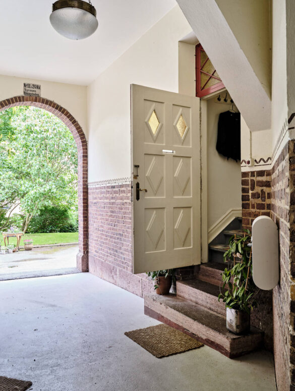 瑞典住宅单身公寓的质朴氛围与优雅装饰-1