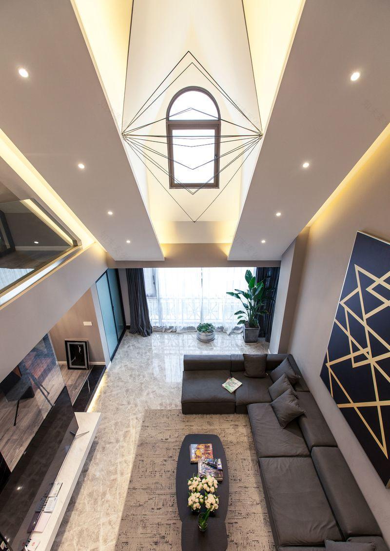 光影之舞——金字塔空间下的遐想-1