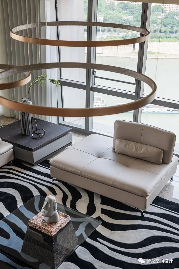 重庆来福士轻奢大平层丨中国重庆丨麟戈设计-26