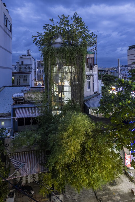 DDoffice 垂直空间的开放与交流丨越南胡志明市-0