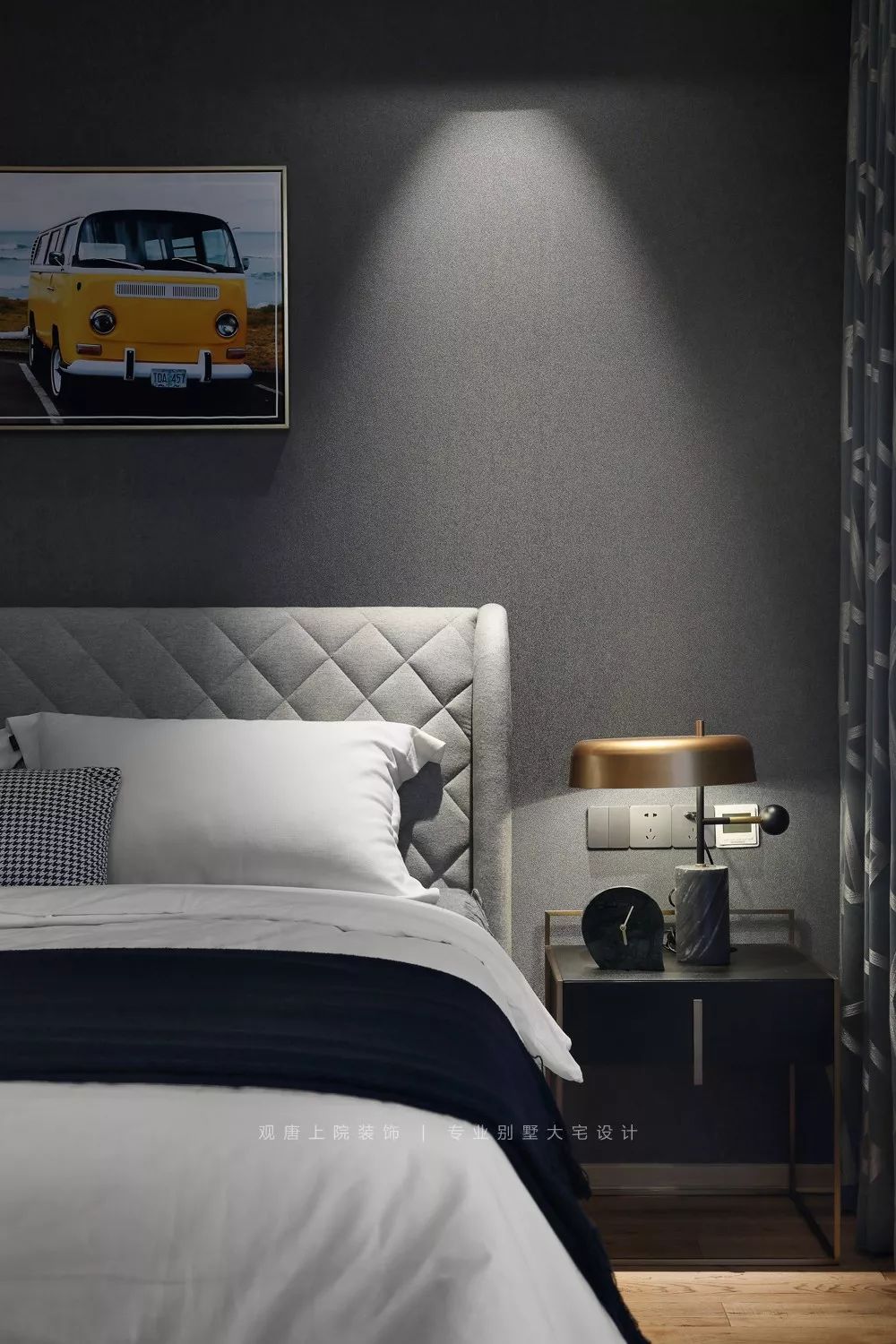 夏宇航打造龙世西湖湾 650㎡私宅,现代简约旋转楼梯成设计亮点-37