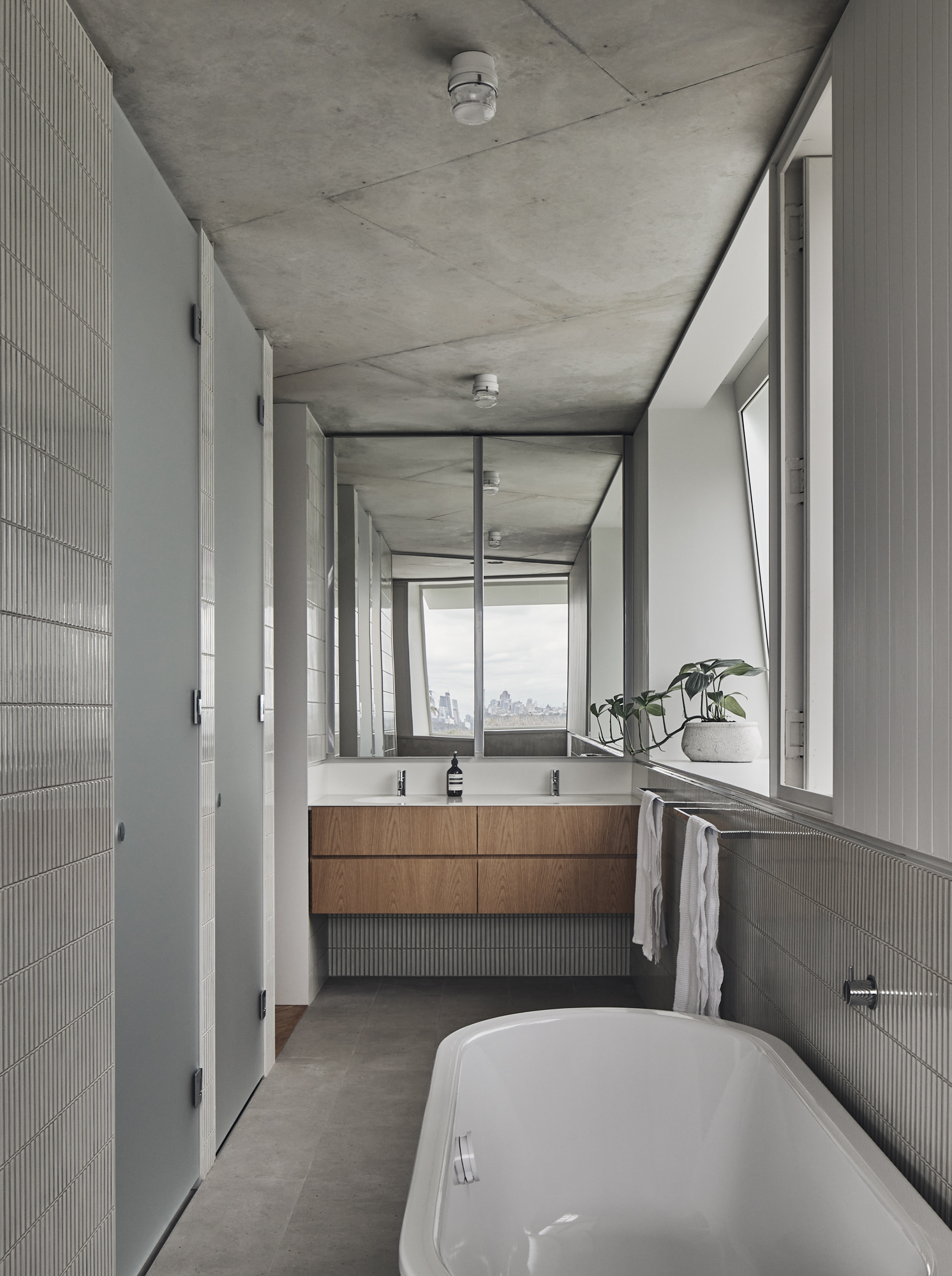 悉尼 Vaucluse 的"船板屋" | 巧妙利用规划限制,融入美景的设计惊喜-38