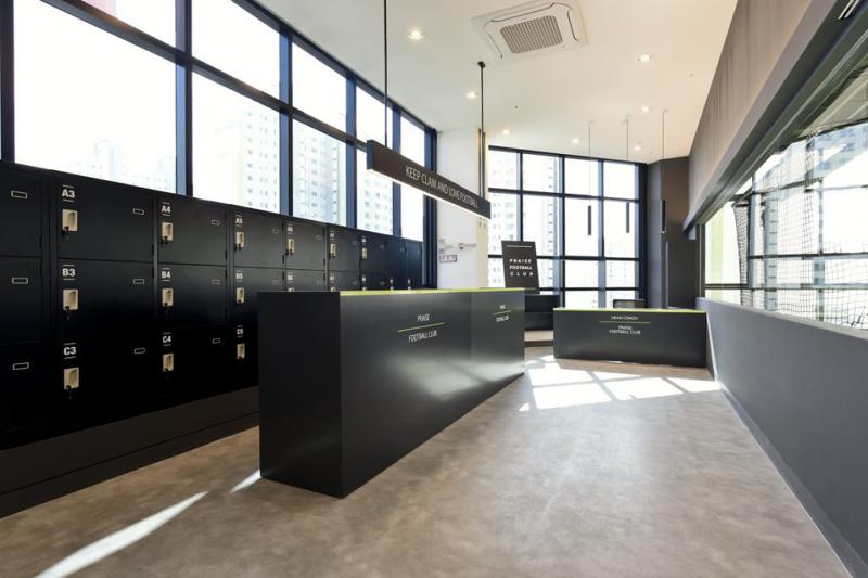 简约设计打造 171 平米室内足球场空间-8