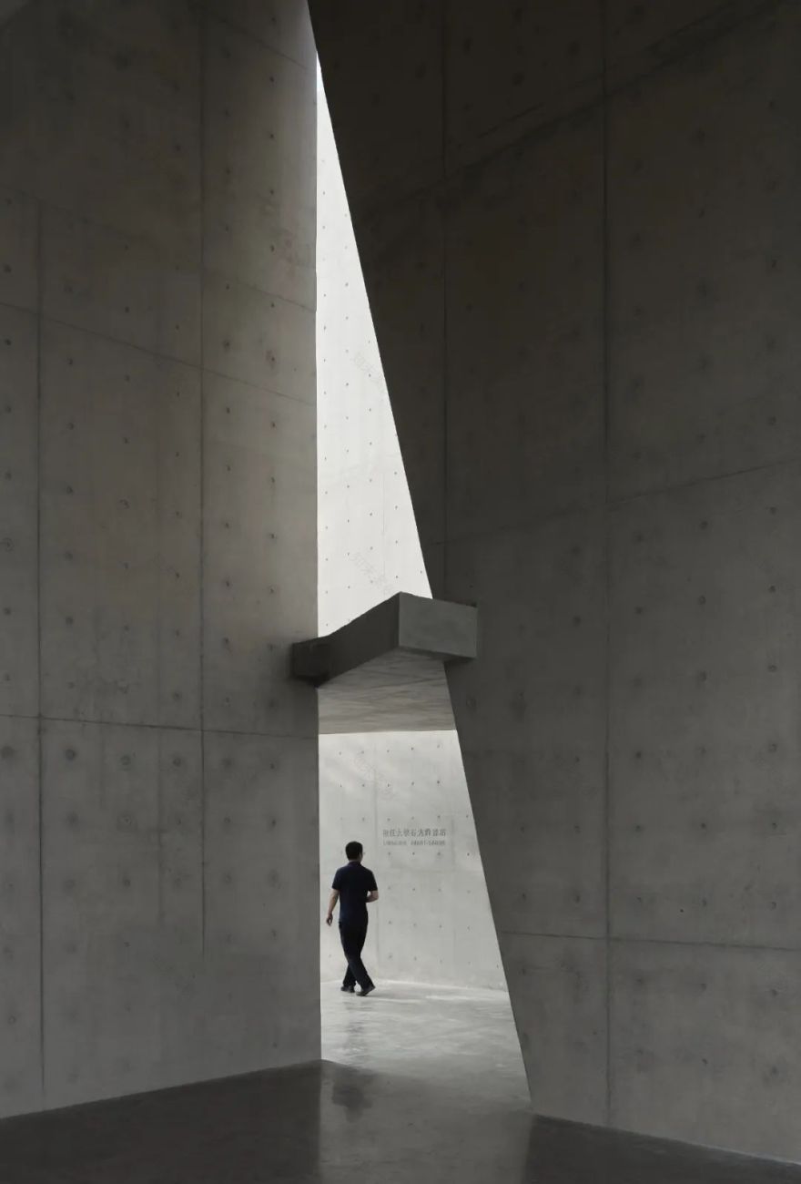 链接人与天地的媒介:怒江大峡谷先锋书店-82