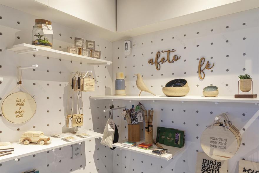 巴西 Branca 咖啡厅 | 创新设计唤醒城市角落-8