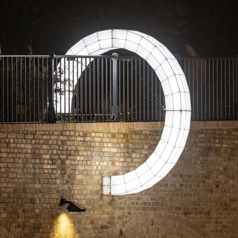 伦敦购物中心巨形灯光装置·“Space Frames”-8