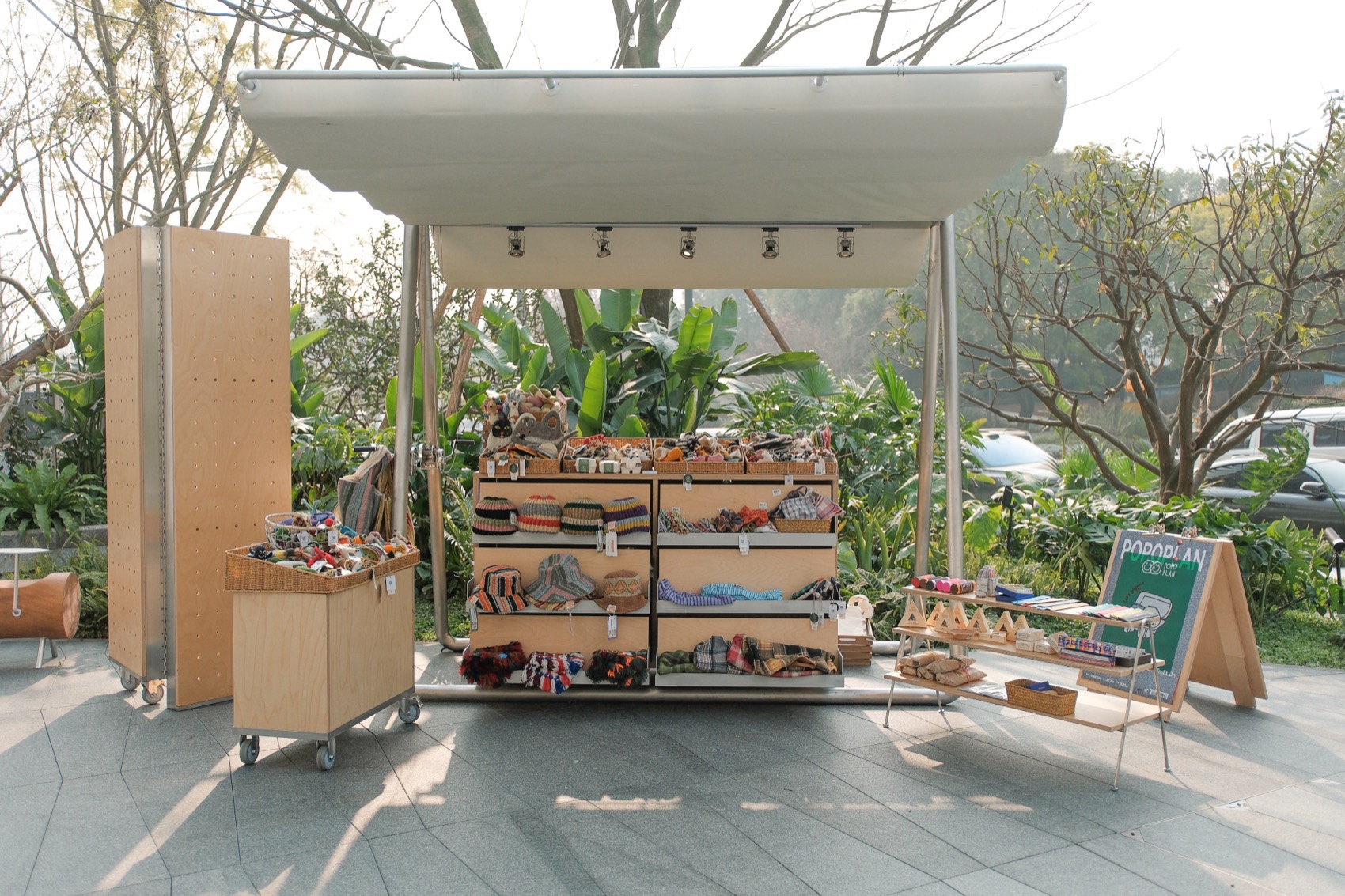 河流与卵石:桌桌计划2·0公共家具及摊位设计丨中国成都丨行波工作室（公共家具与市集摊位）等多家-56