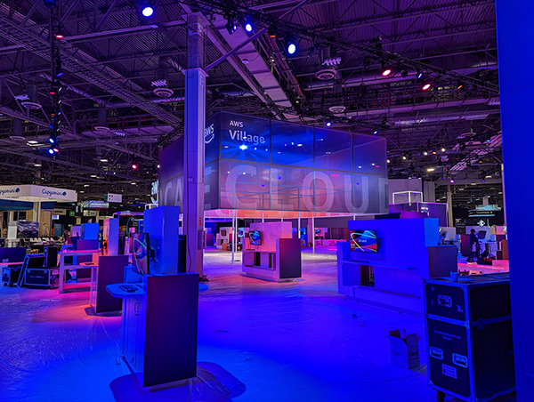 AWS 在 AWS re:Invent 的村落-23
