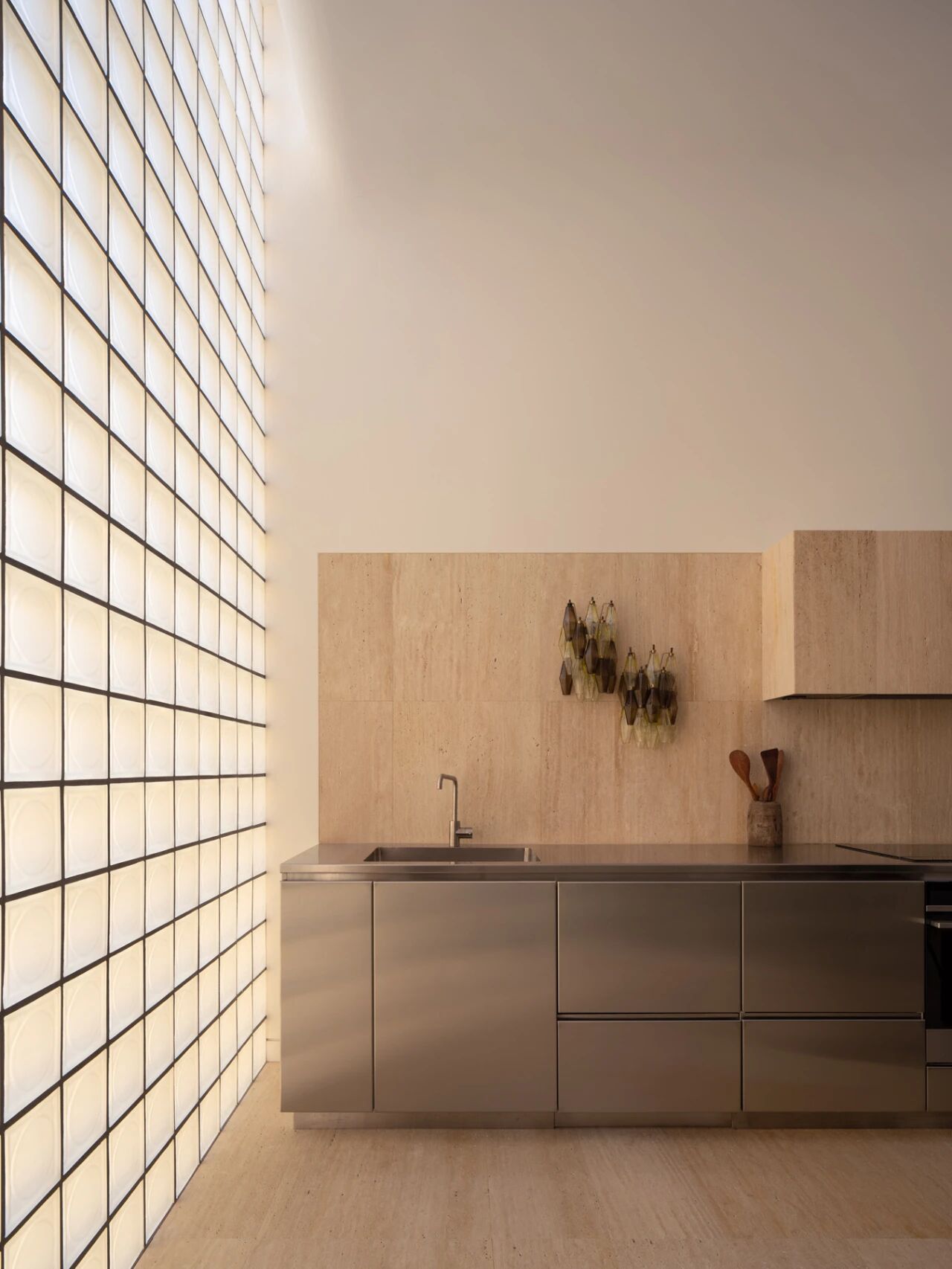 适应性改造的垂直玻璃屋（Laneway Glass House）丨澳大利亚悉尼丨Brad Swartz Architects-20