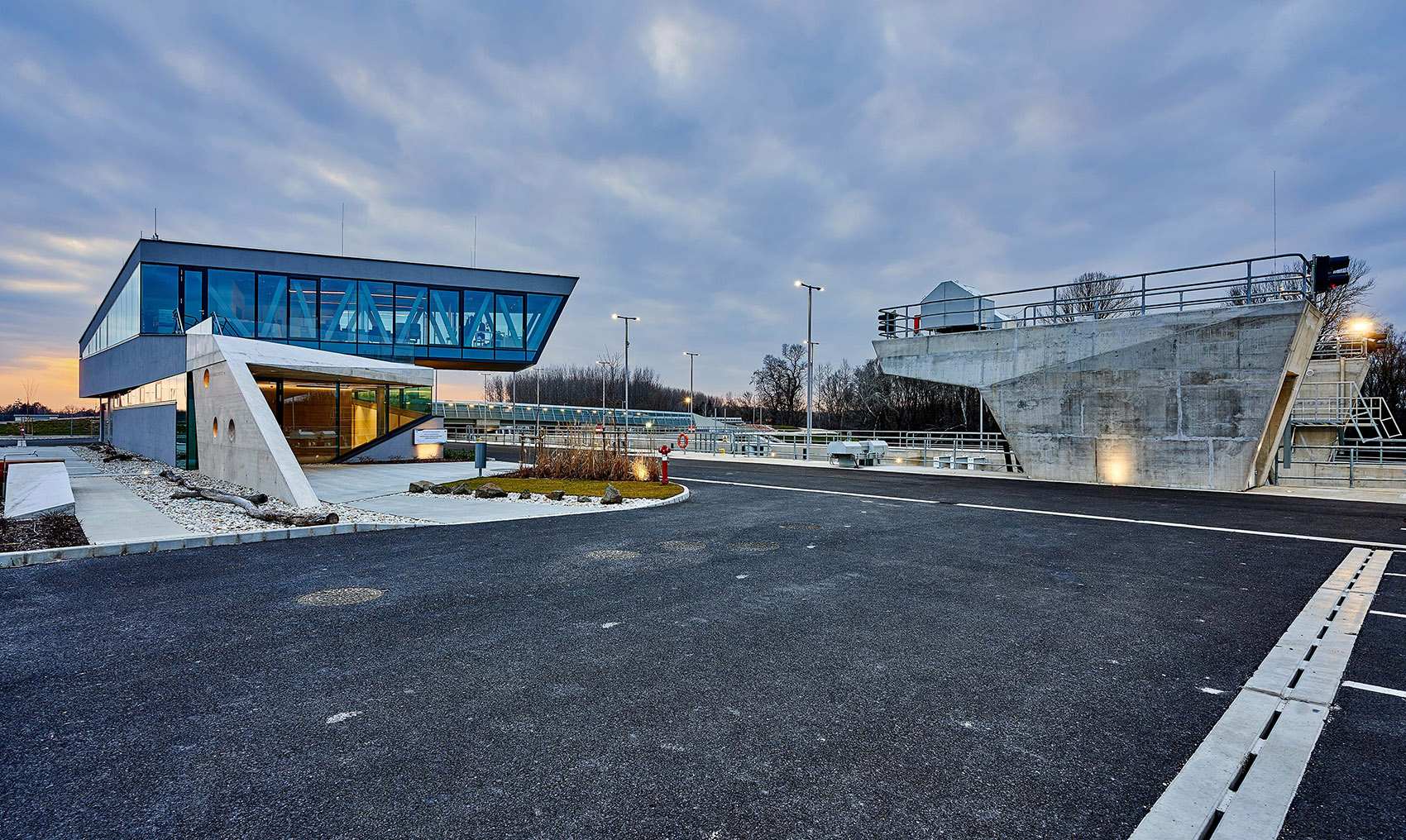 匈牙利 MosoniDanube 防洪闸门控制大楼丨TÉRHÁLÓZAT-55