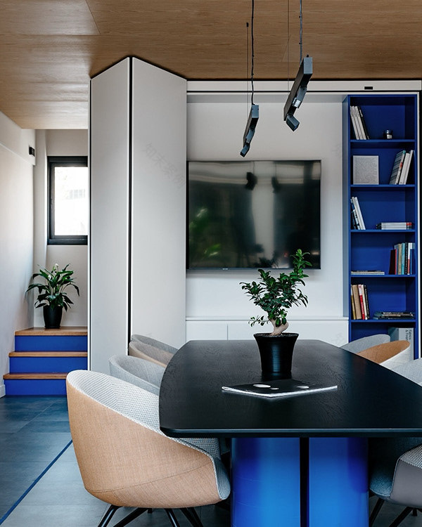 办公钴蓝色空间丨塞浦路斯-8