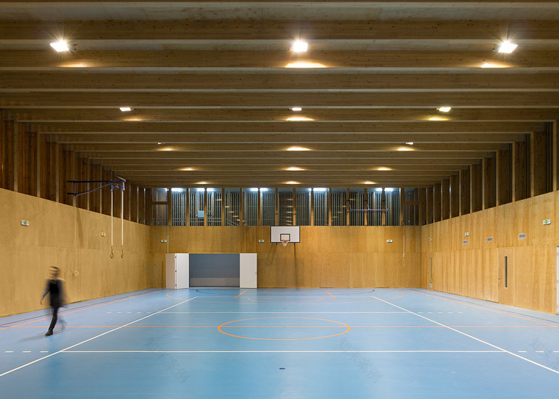 奥布雷诺瓦茨学校防水膜体育馆建设丨建筑师约万·米特罗维奇及其项目团队-9