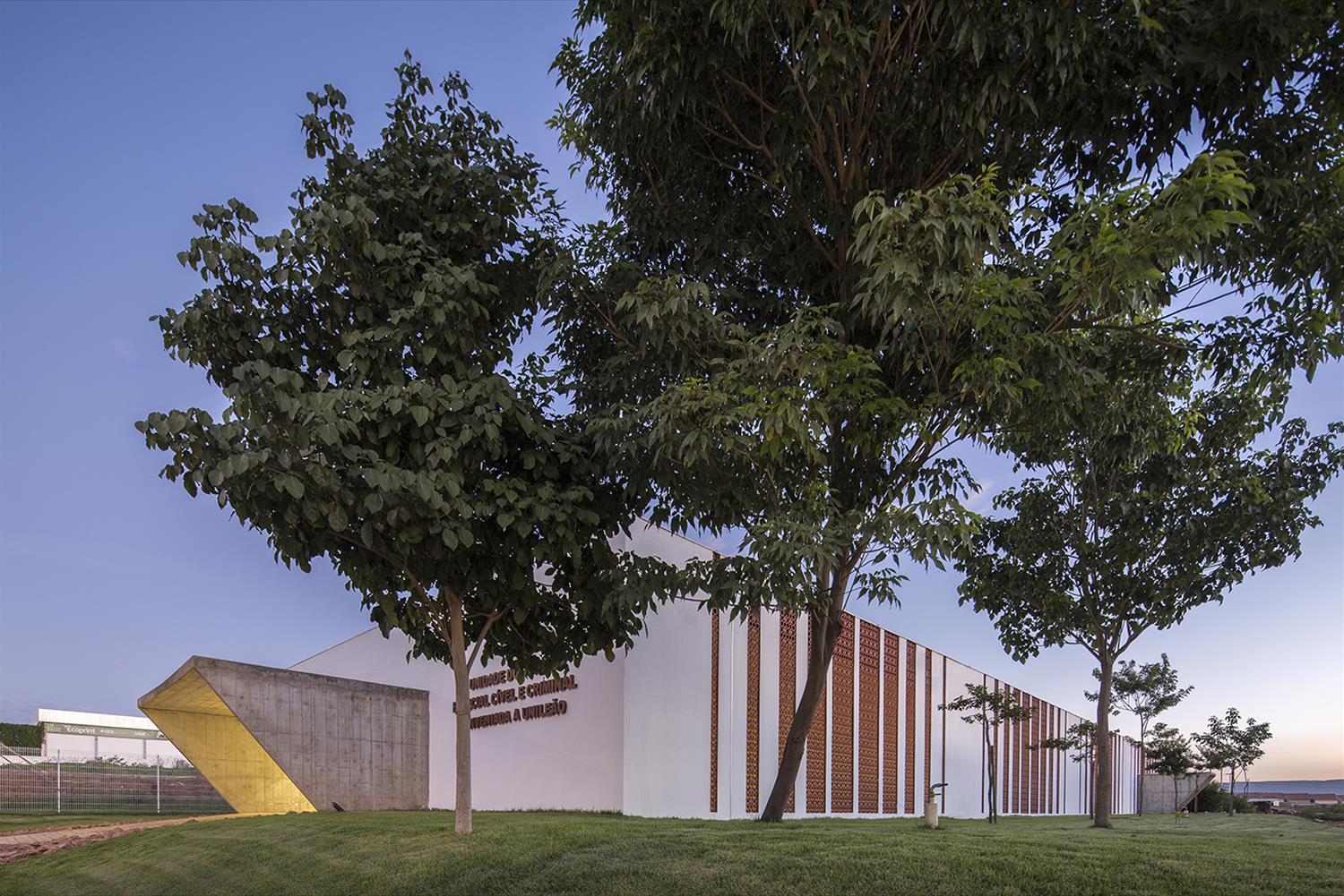 Unileão 特殊民事和刑事法庭建筑设计-13