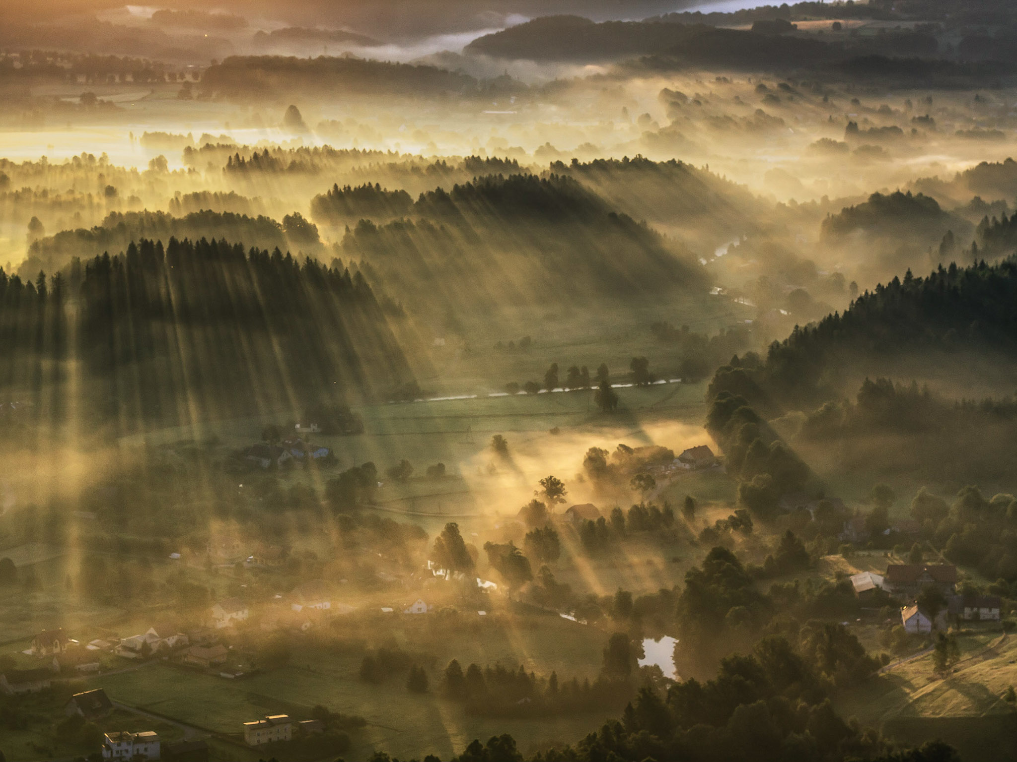 Laser show in Rudawy Janowickie-7