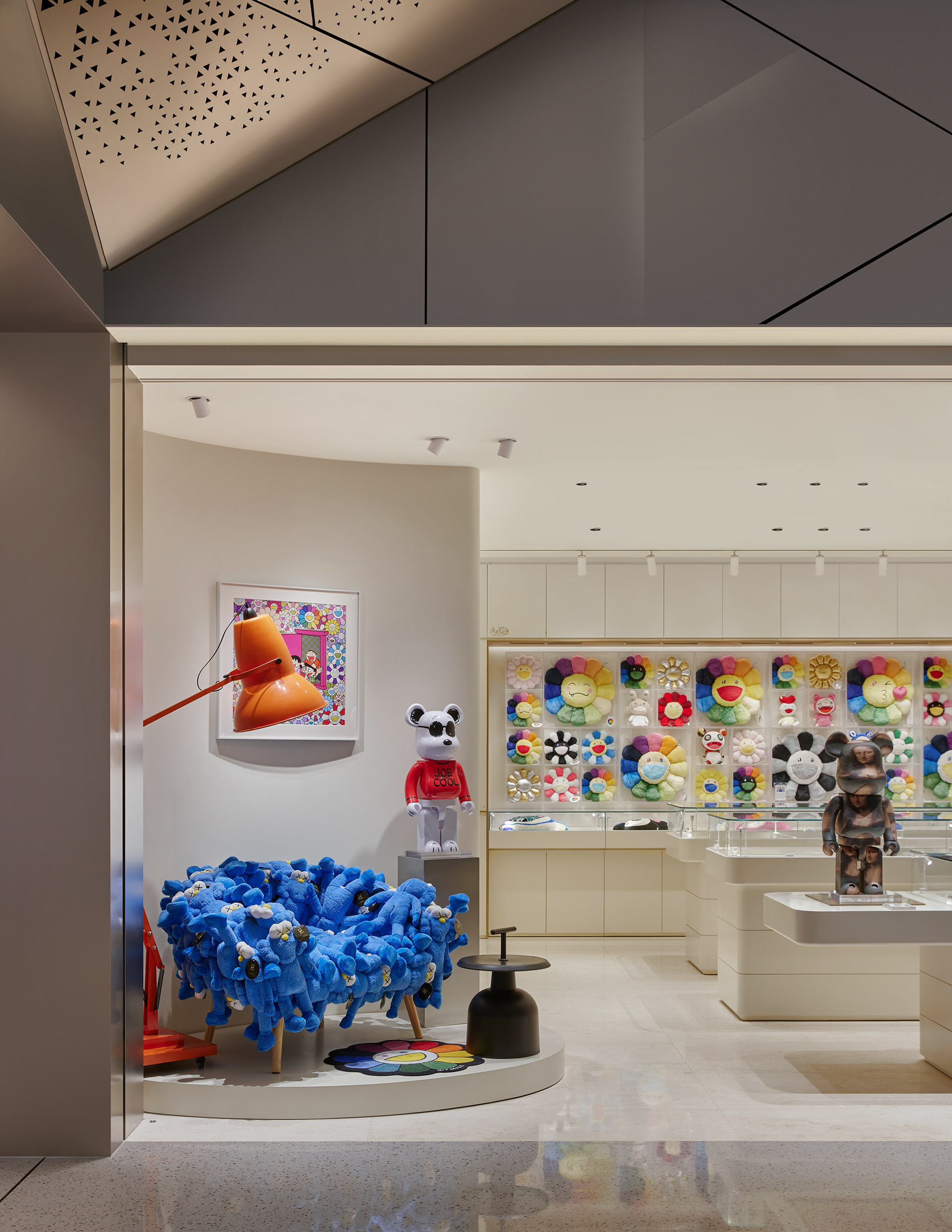 「广天潮品」系列空间丨中国广州丨石川(创意总监),冯鹏开(深圳店),林婕,张舒晴(广州店)-39