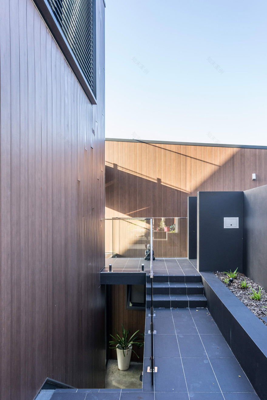 悉尼 Seaforth 滨海住宅 | 融入景观的木制立面-18