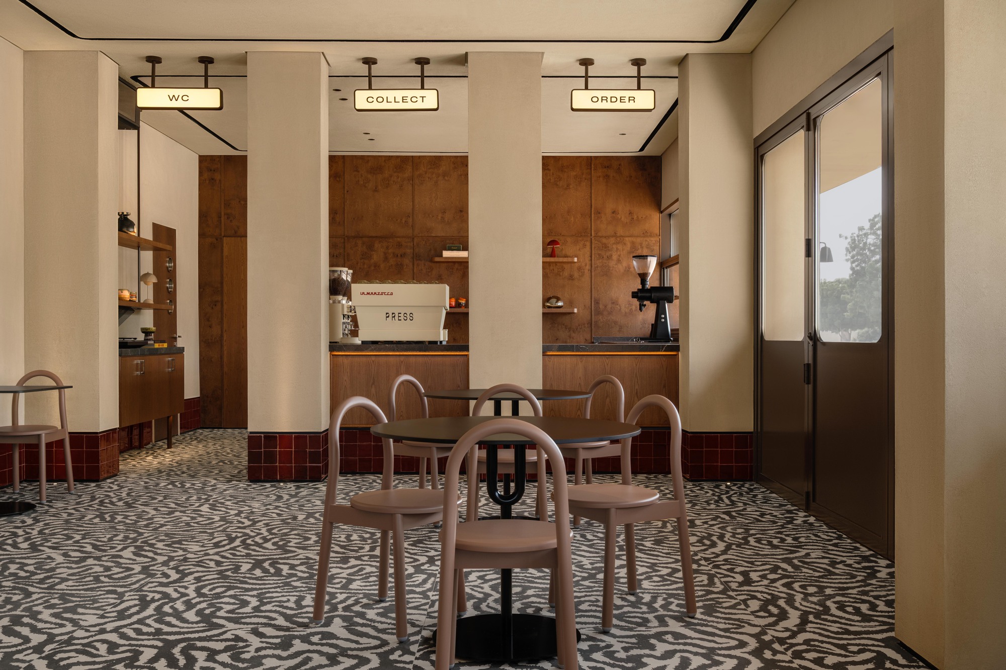 咖啡店丨阿联酋丨IDST-31