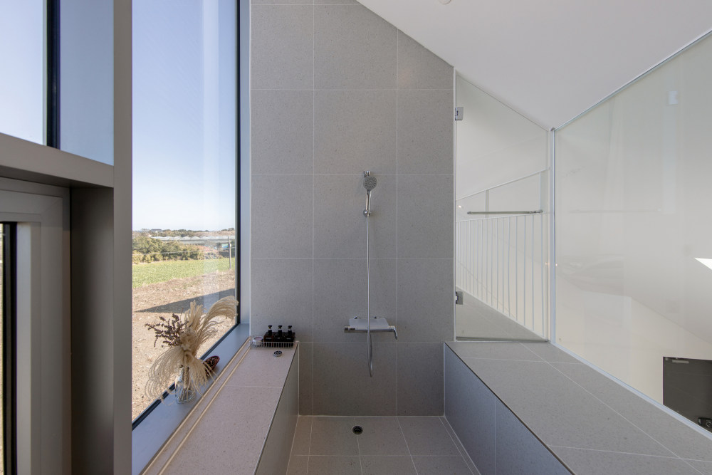 依山傍水的韩式别墅-33