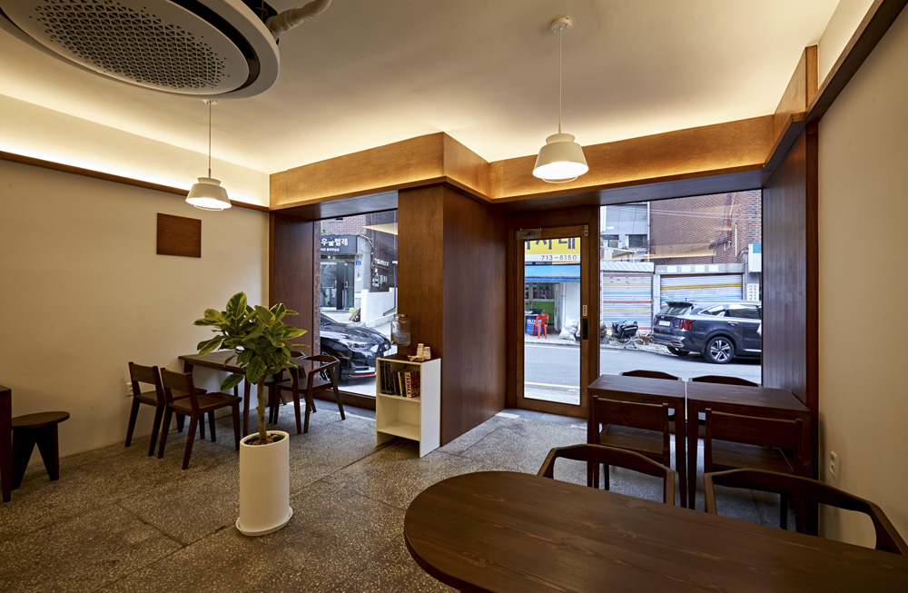 温馨舒适的 10 平米咖啡厅室内设计-7