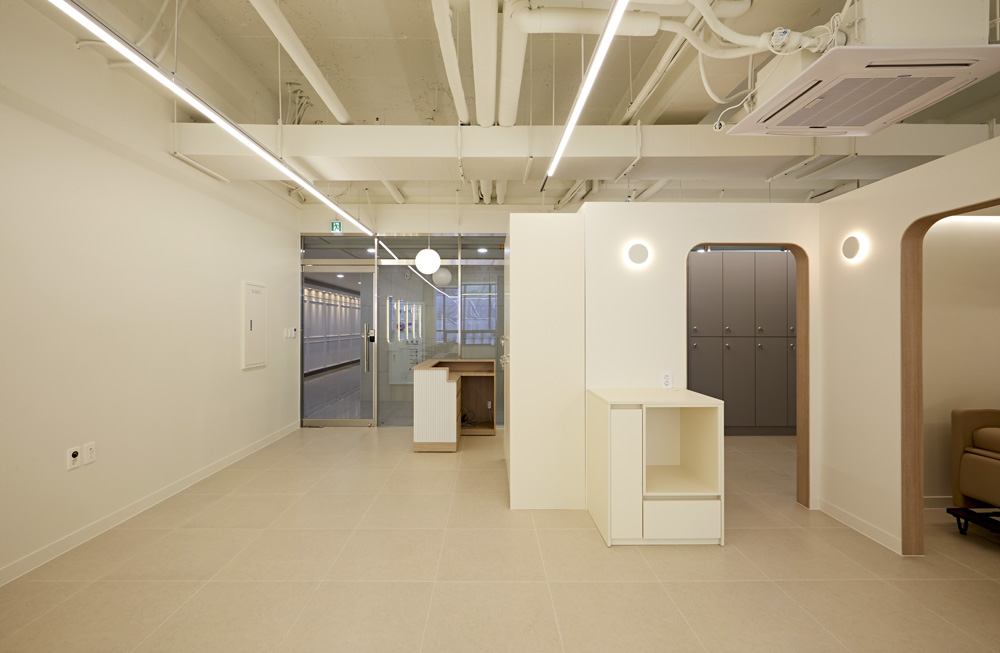 28 平米现代美容院空间设计，诠释极简美学-12