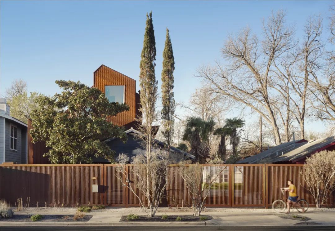 屋顶上的灵动工作室 · The Perch 小屋丨美国丨Nicole Blair-12