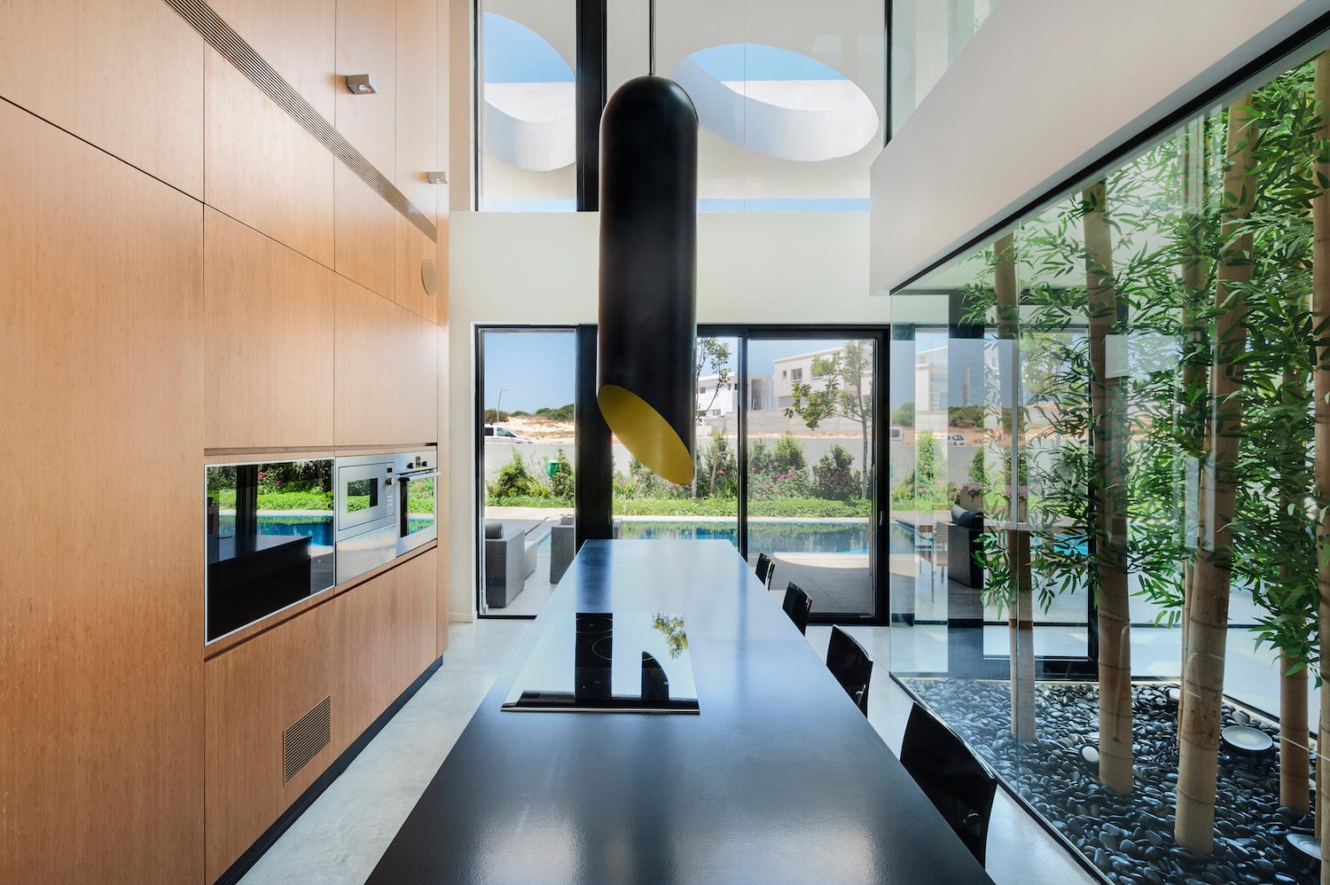 A mix of opposing colors that create contrast and drama among the volumes by Hila and Dan Israelevitz   CAANdesign  Architecture and home design blog-24