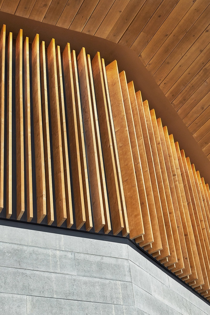 Bromont 山顶小屋 | 自然与人工的巧妙结合-45