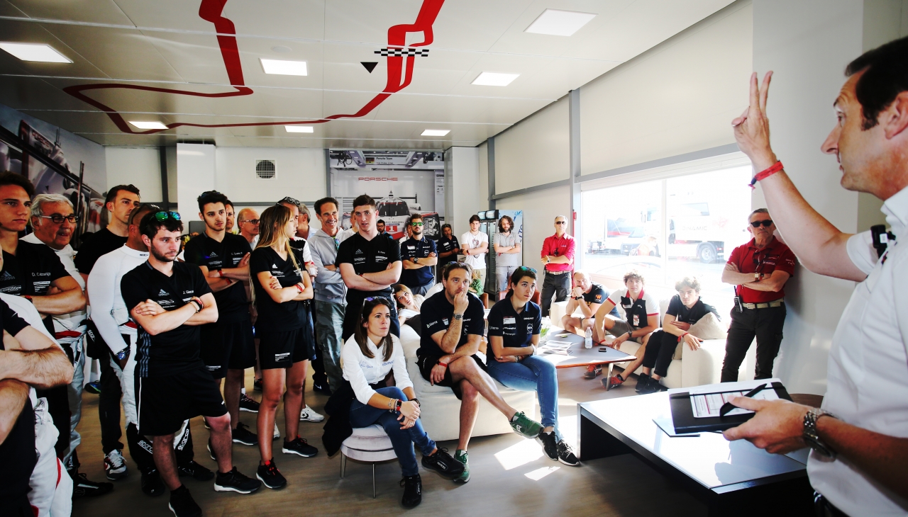 Porsche Carrera Cup Italia Hospitality Flexform-6