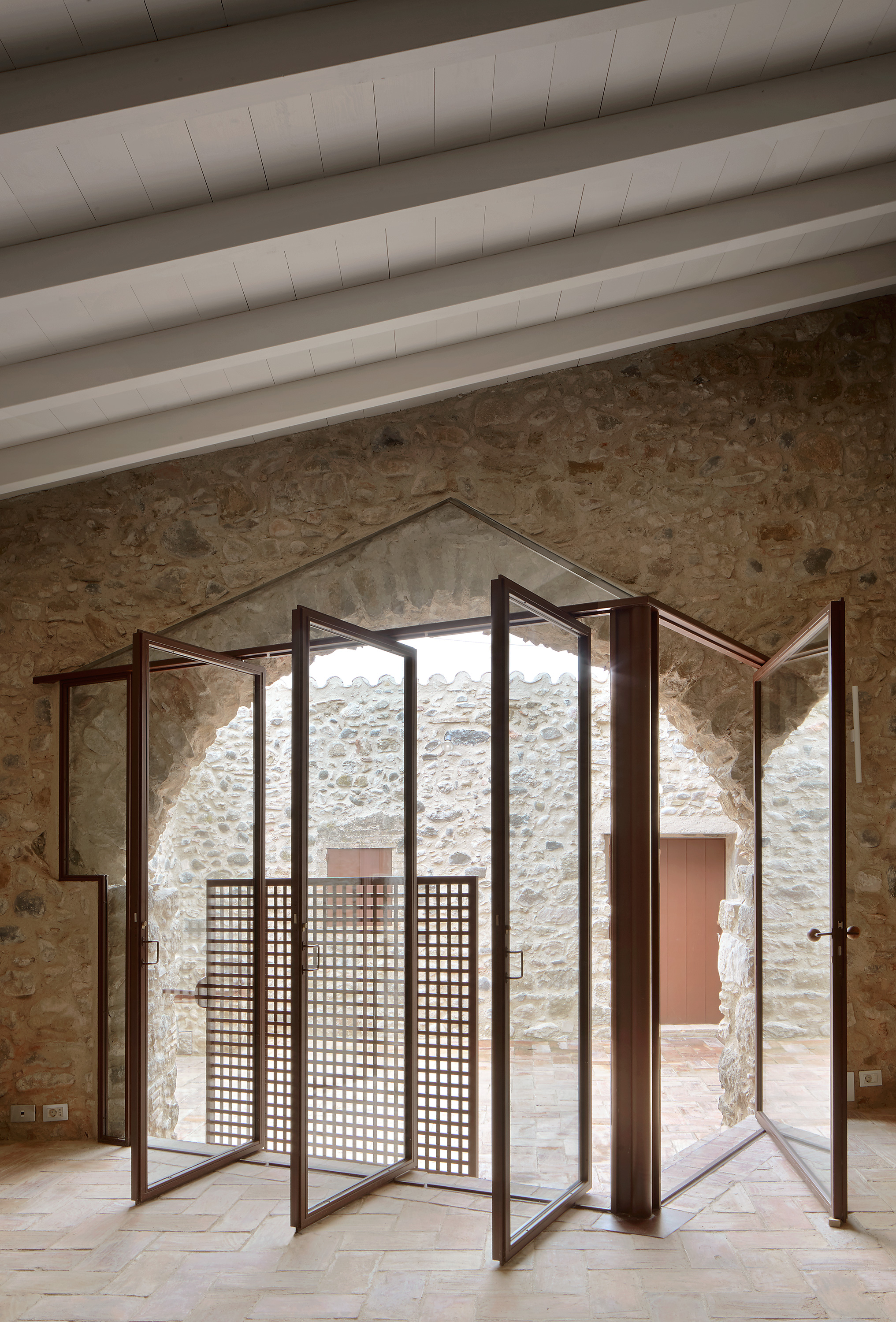 Refurbishment of a country house in Empordà, Spain | ARQUITECTURA-G-37