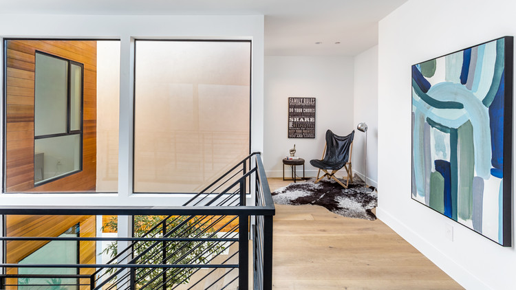 洛杉矶传统社区中的现代“盒子式”住宅-34