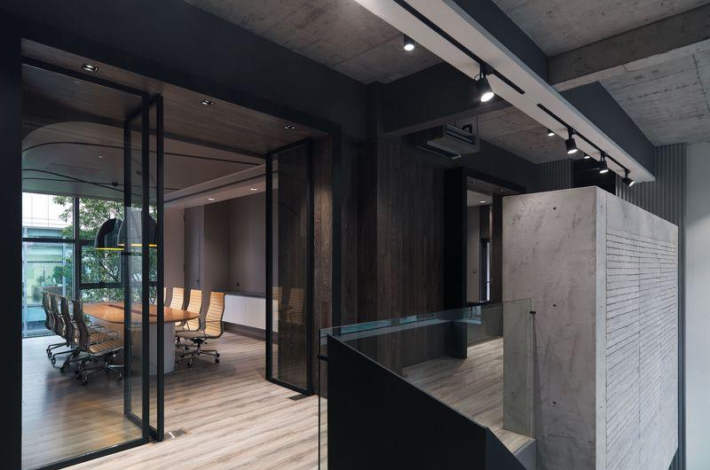 "RUIKE企業總部空間設計 | 原始與現代的完美交融"-15