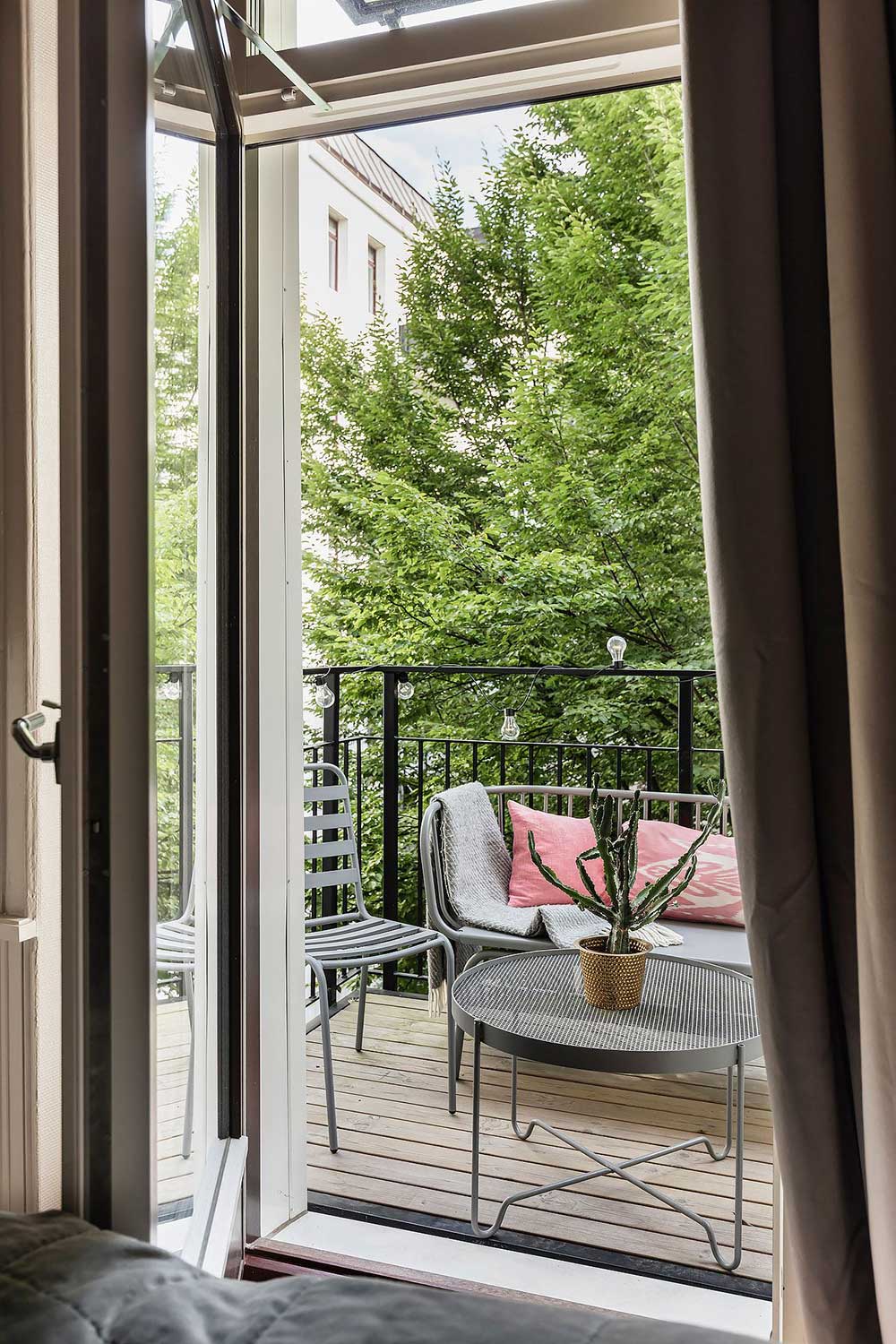 瑞典 48 平米趣味公寓 | 暖色调与幽默壁画完美结合-20