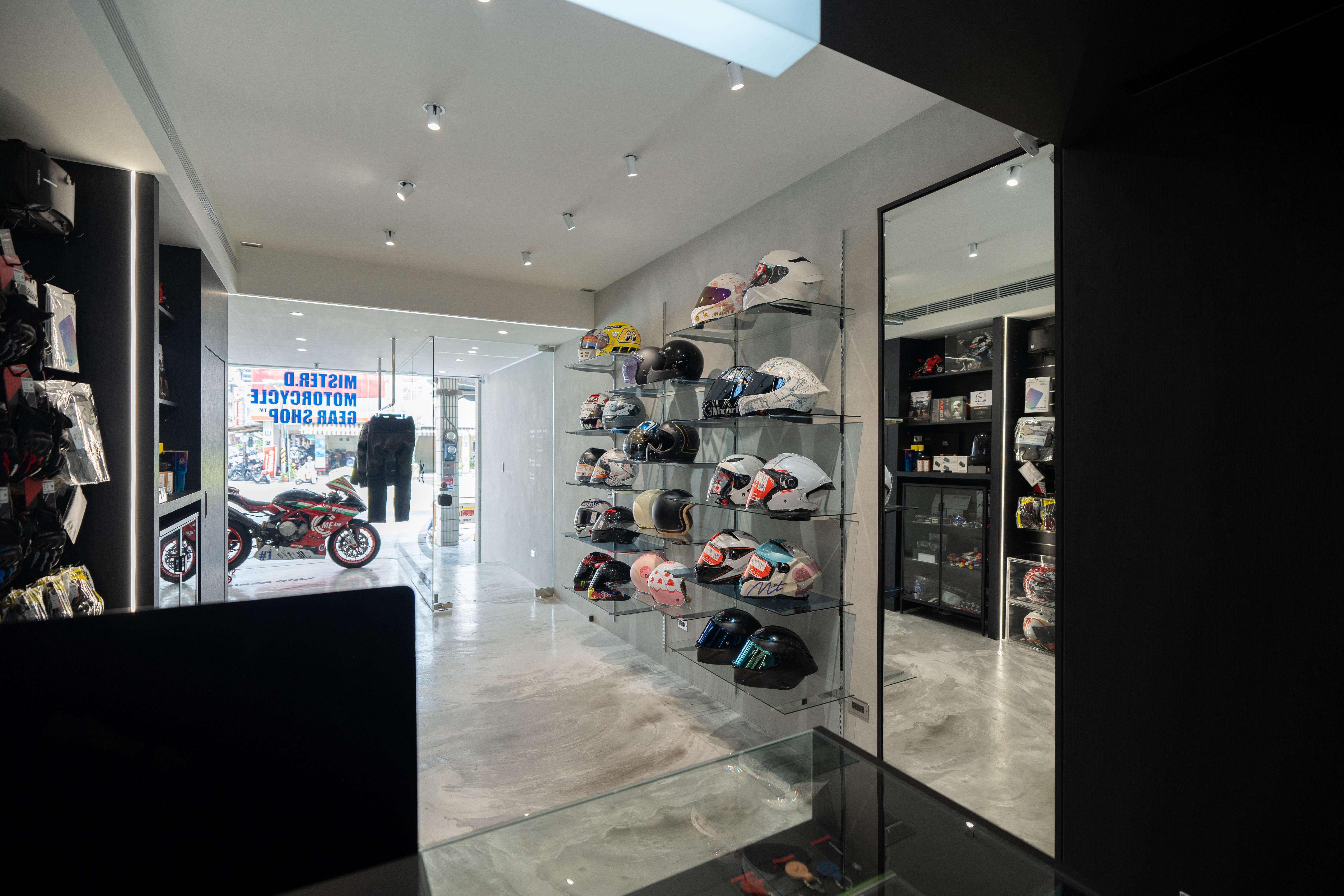 米斯特·D摩托车装备店丨中国高雄-26