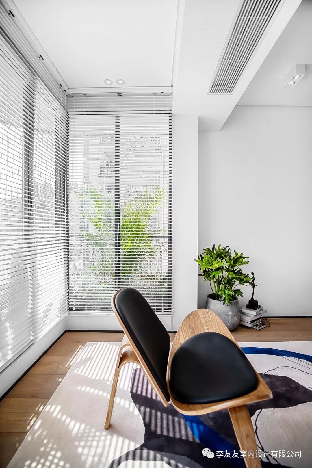 李友友设计打造现代极简医生家-12