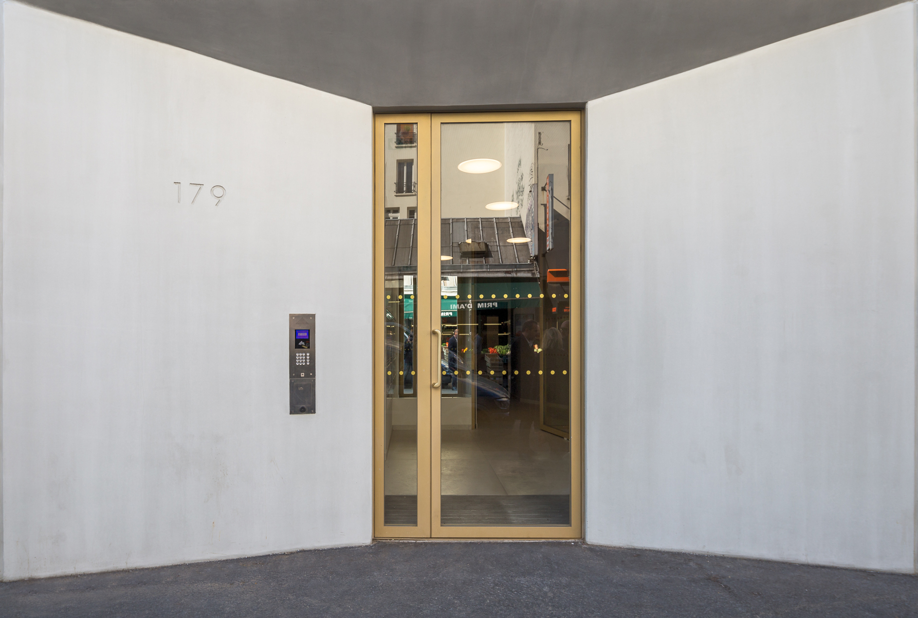 14 housing units 1 retail space rue saint maur paris 10-12